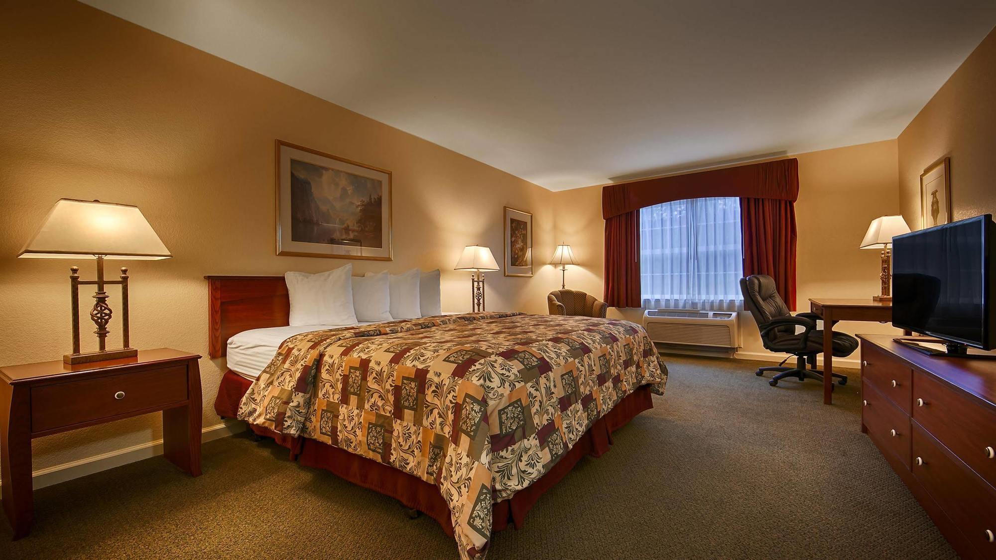 Best Western Cedar Inn & Suites Ейнджълс Кемп Екстериор снимка