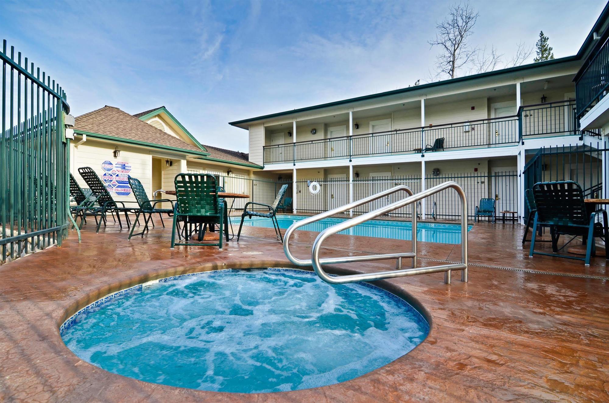 Best Western Cedar Inn & Suites Ейнджълс Кемп Съоръжения снимка